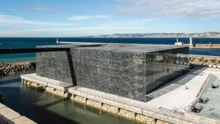 Rudy Ricciotti construit un immeuble en dentelle de béton et de fer à Marseille