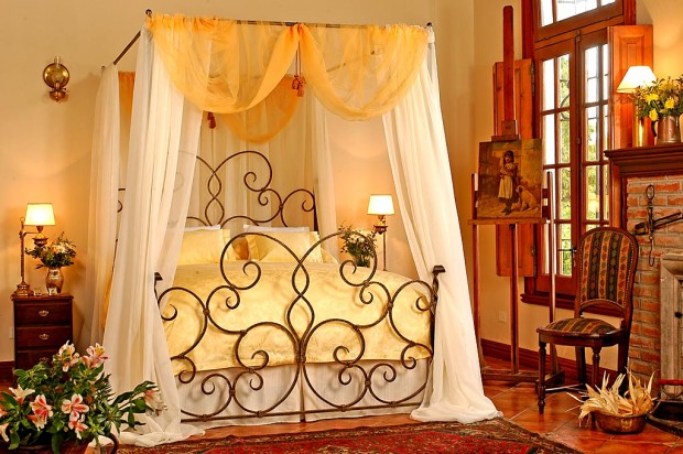 Intérieur de chambre à coucher dans un style romantique 4