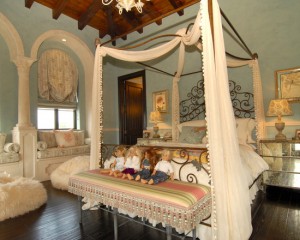 Chambre d'enfant pour une adolescente de style baroque