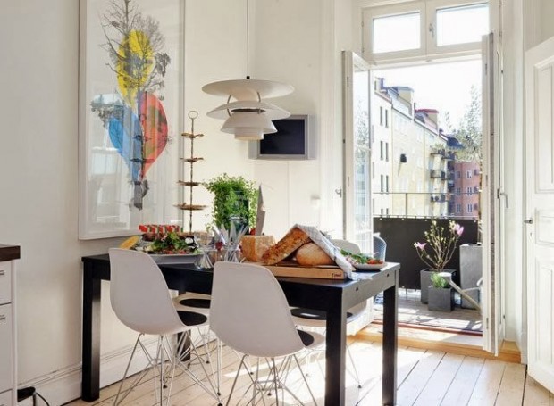 Balcon dans la salle à manger de style scandinave