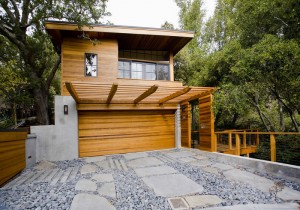 Portes de garage du même style dans la maison