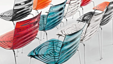 Chaises transparentes : belles, pratiques et lumineuses