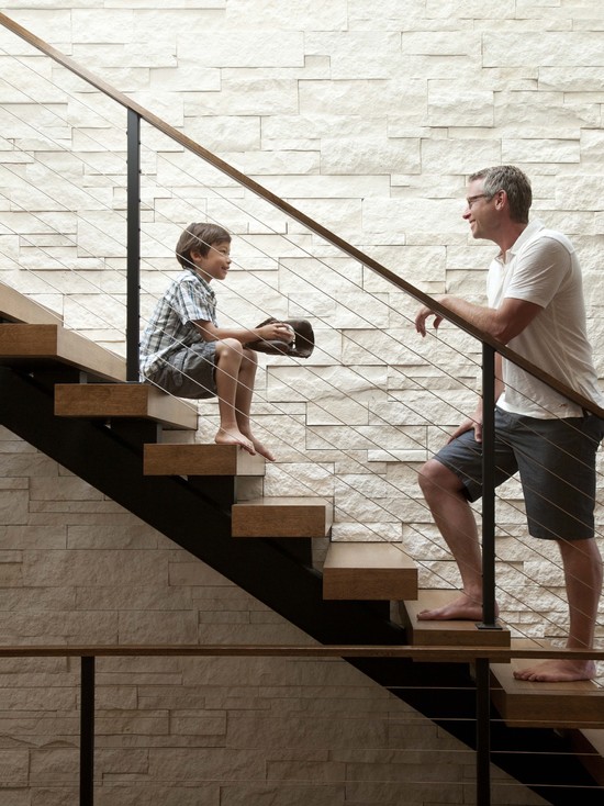 Escalier dans le style du minimalisme