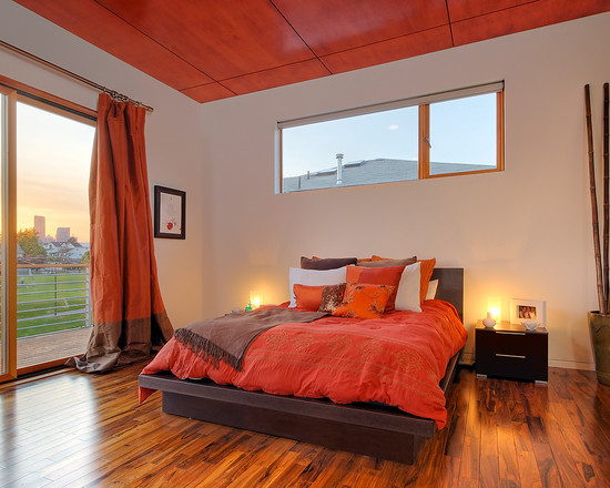 Chambre orange dans un style minimaliste