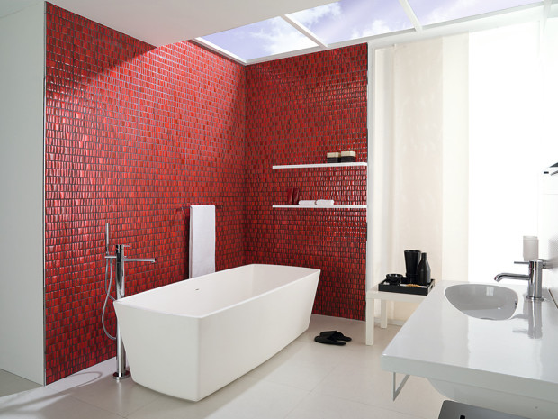 salle de bain en rouge