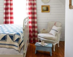 Comment coudre des rideaux pour une résidence d'été de vos propres mains? Les moyens les plus populaires!