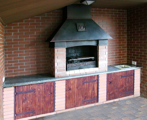 gazebo à faire soi-même avec barbecue