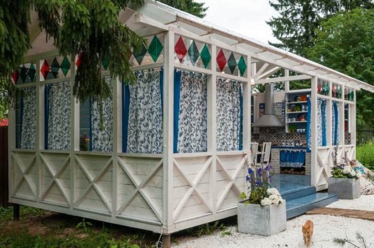 gazebo à faire soi-même avec barbecue