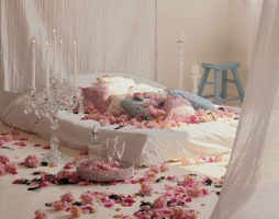 Comment décorer une chambre pour une soirée romantique : idées déco