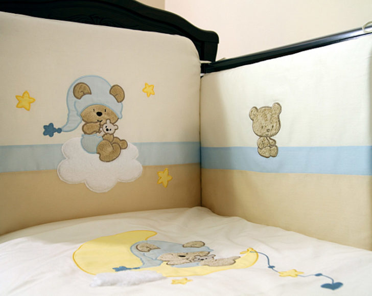 décorer un lit de bébé