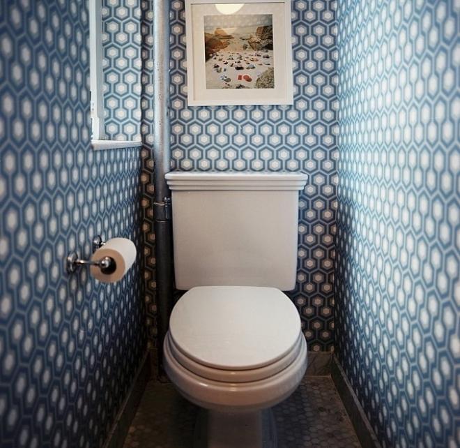 intérieur des toilettes