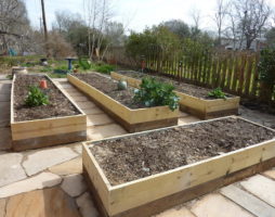 Clôture à faire soi-même pour les parterres de jardin