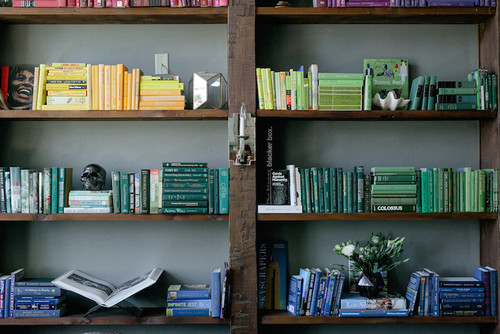 intérieur de la bibliothèque de la maison