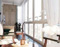 Vitrage panoramique - une option gagnante pour décorer un balcon