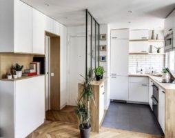 Solutions pour une cuisine combinée avec un couloir : des moyens efficaces pour optimiser les petits espaces