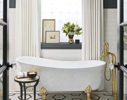 Une salle de bain fabuleusement belle : design dans un style classique