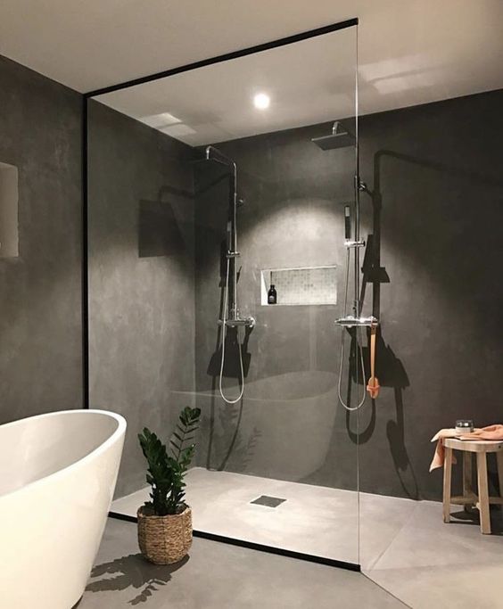  salle de bain aux couleurs sombres