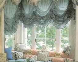 Rideaux français: méthodes de draperie de fenêtre choquantes et confection élémentaire d'une décoration de fenêtre luxueuse