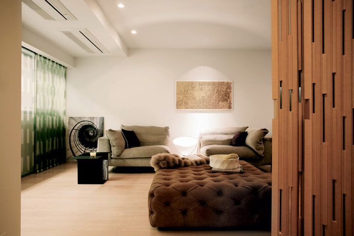 cloisons à l'intérieur de la chambre