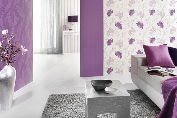 papier peint lilas à l'intérieur