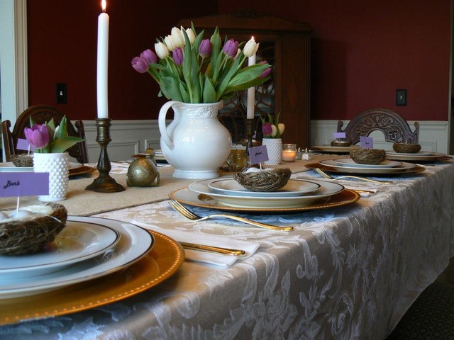 plats avec une mise en table appropriée