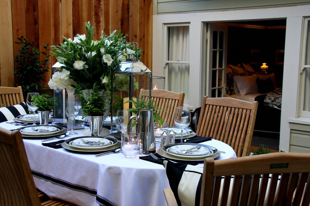 plats avec une mise en table appropriée